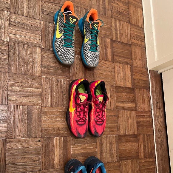 Basketball Shoes - Picture 1 of 3